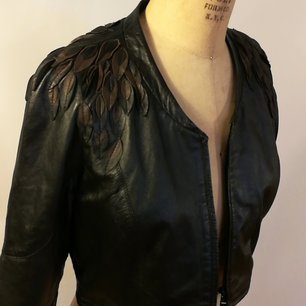Genuine leather, cropped jacket BEBE size L leaf